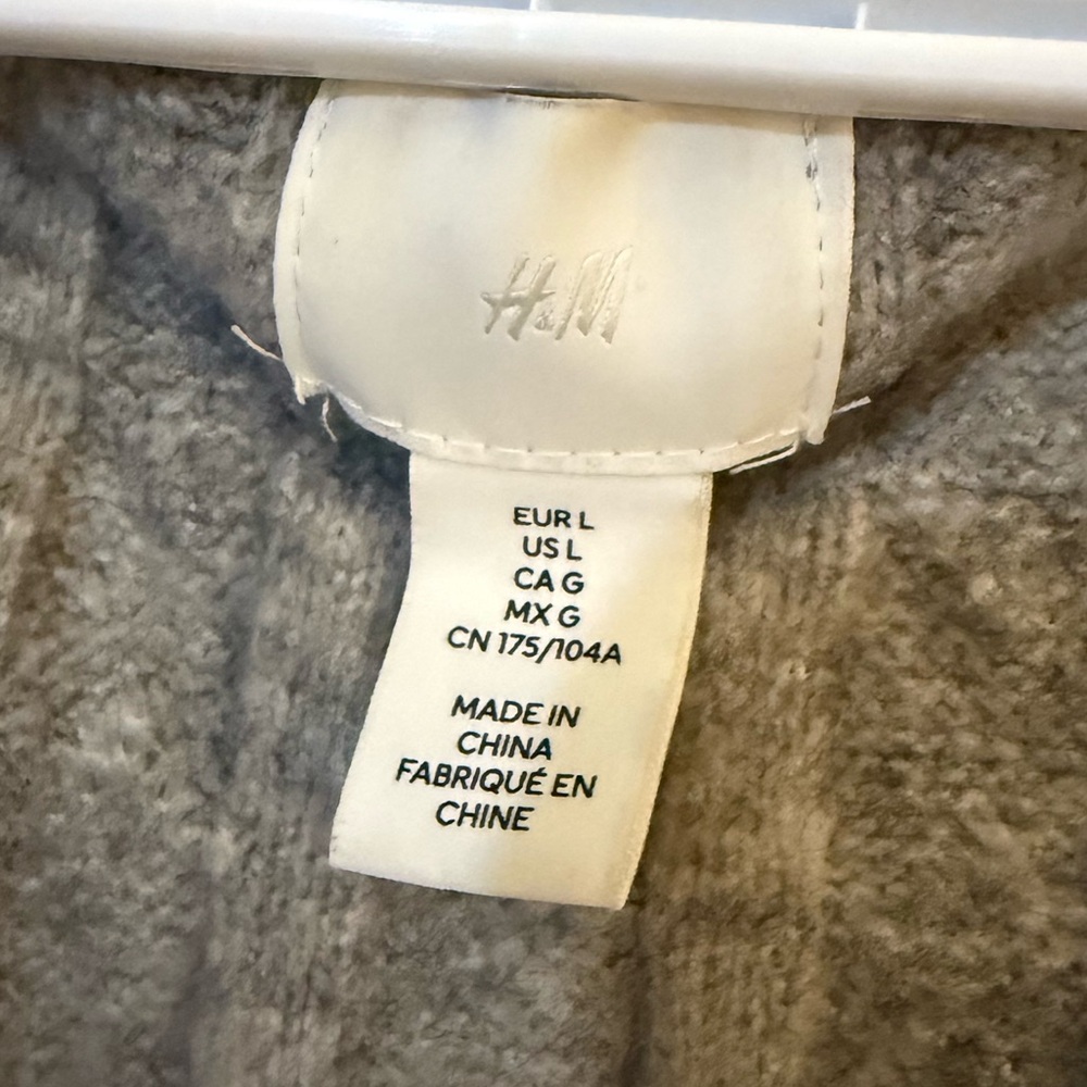H&M Cardigan Large - Picture 2 of 5
